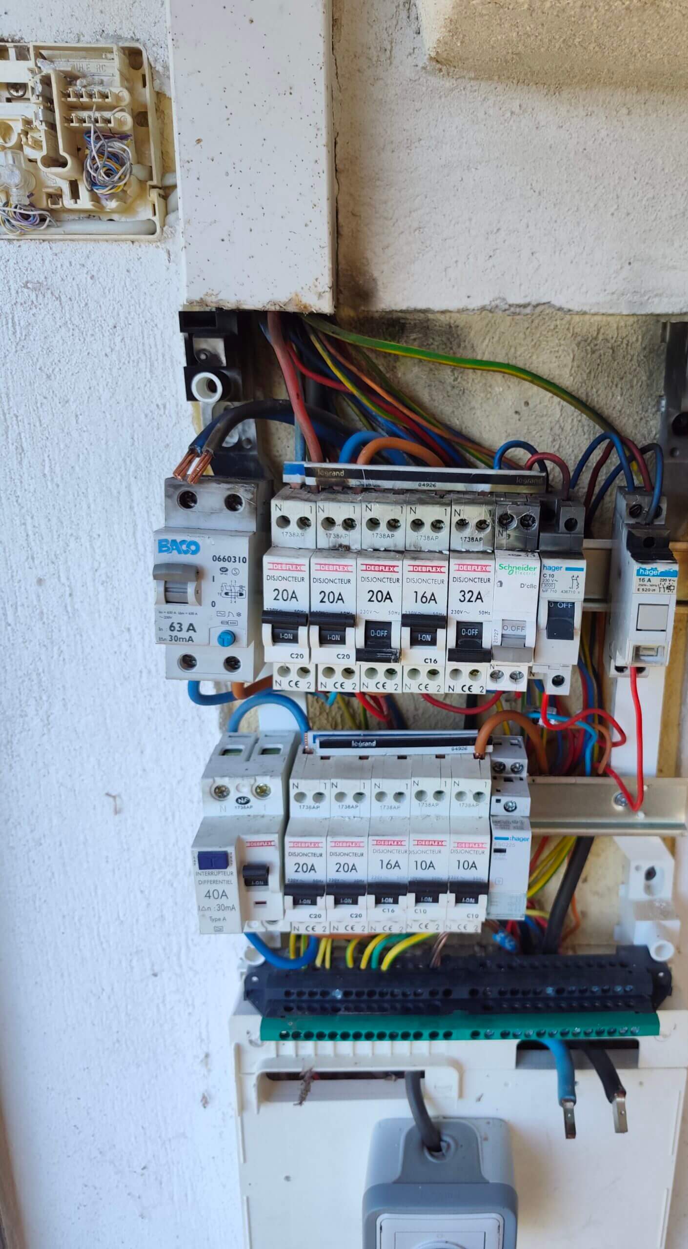 Prise de courant éclairage télérupteur minuterie